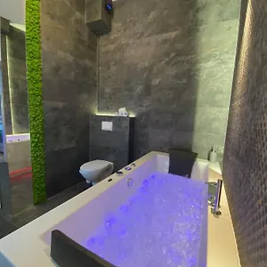 apartament-biay-z-jacuzzi.krakowhotelspoland.com/